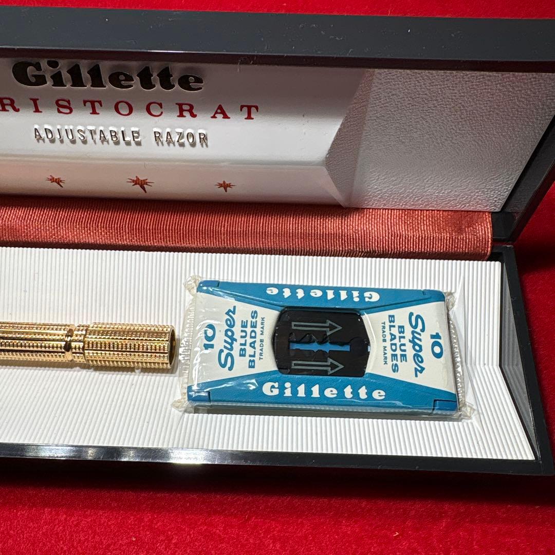 未使用　Gillette ARISTOCRAT 髭剃り　剃刀　ゴールド　替刃付
