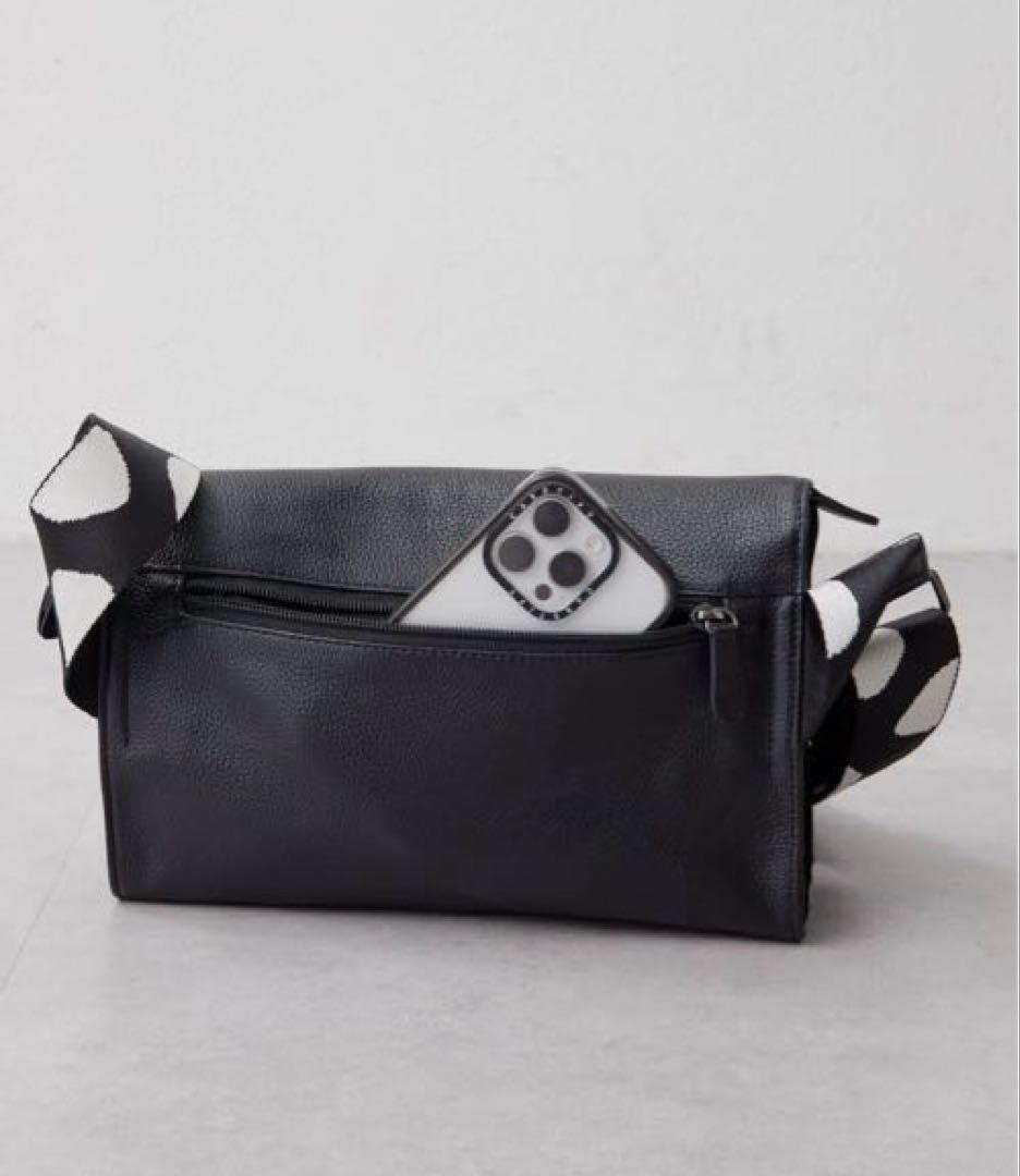 本革470g ワイドテープショルダーボディバッグ ear PAPILLONNER