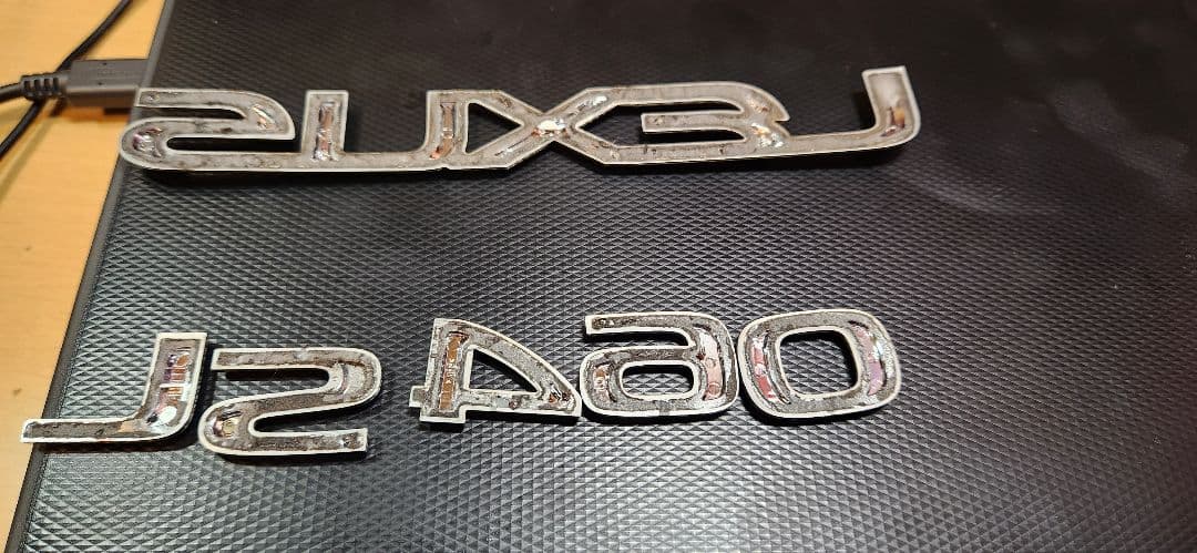 ☆純正☆LEXUS LS460リアエンブレム ゴールド色