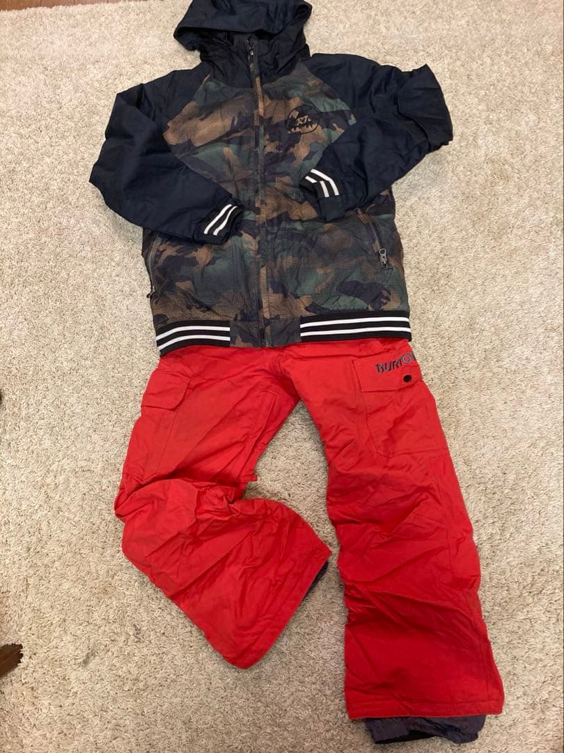 Burton キッズスノーボードウェア上下セット　赤 迷彩柄　M