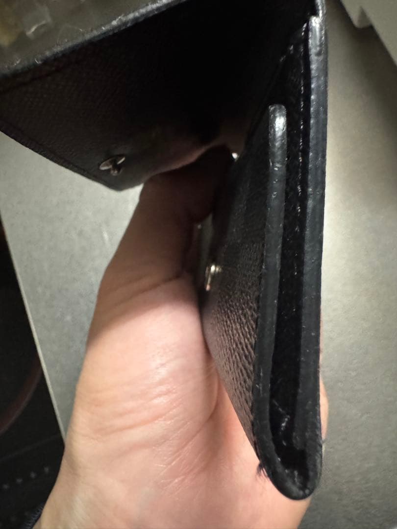 LOUIS VUITTON エピレザー ブラックキーケース