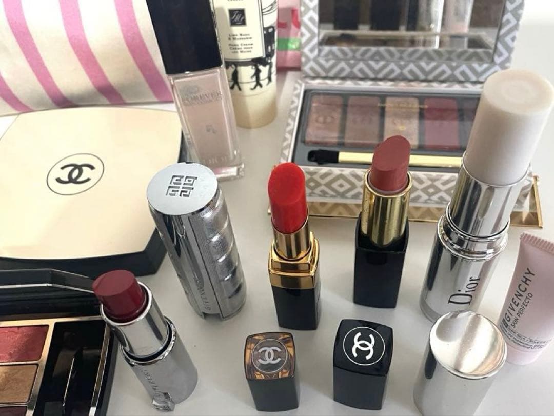 CHANEL、DIORホリデーYSLブラシ ＧIVENCHYデパコス等まとめ売り