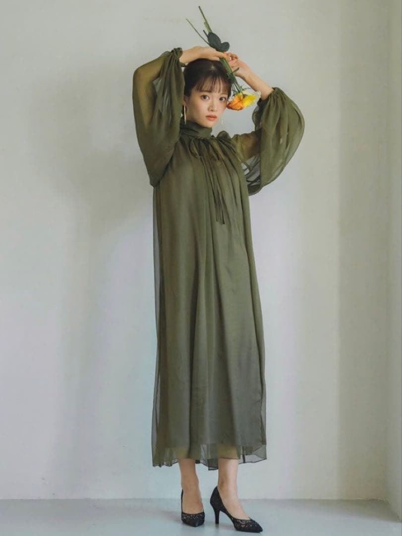 【幻の完売商品！着用１回】pinue ピヌエ シフォンドレス オリーブグリーン