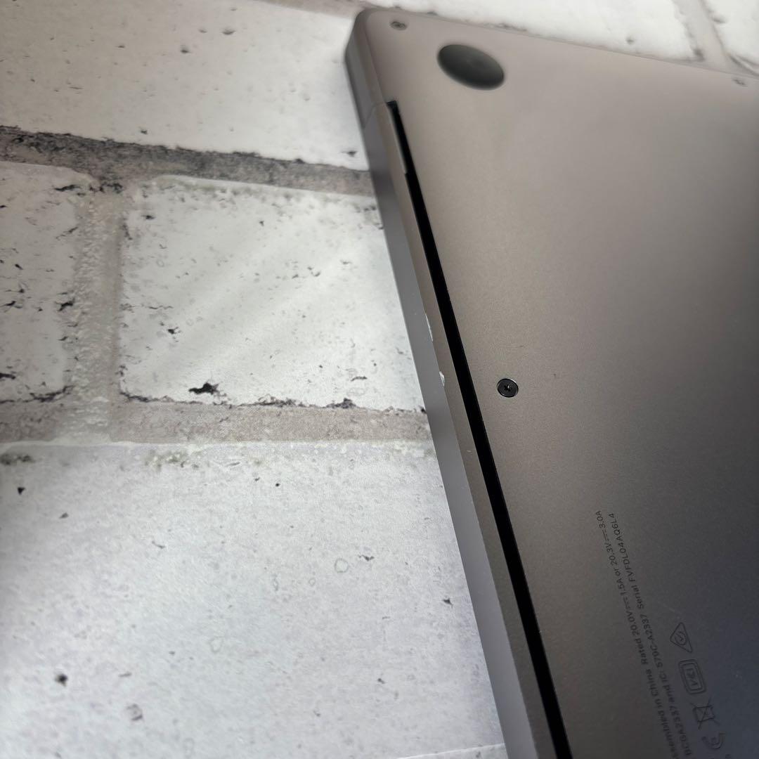 美品 Apple MacBook Air 13.3インチ (M1, 2020)