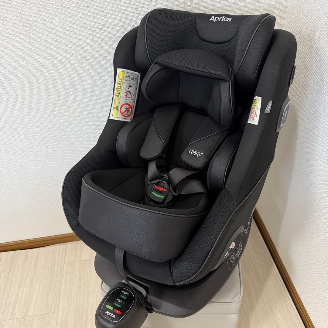 【極美品】アップリカ　チャイルドシート　クルリラビッテエックス　ブラック