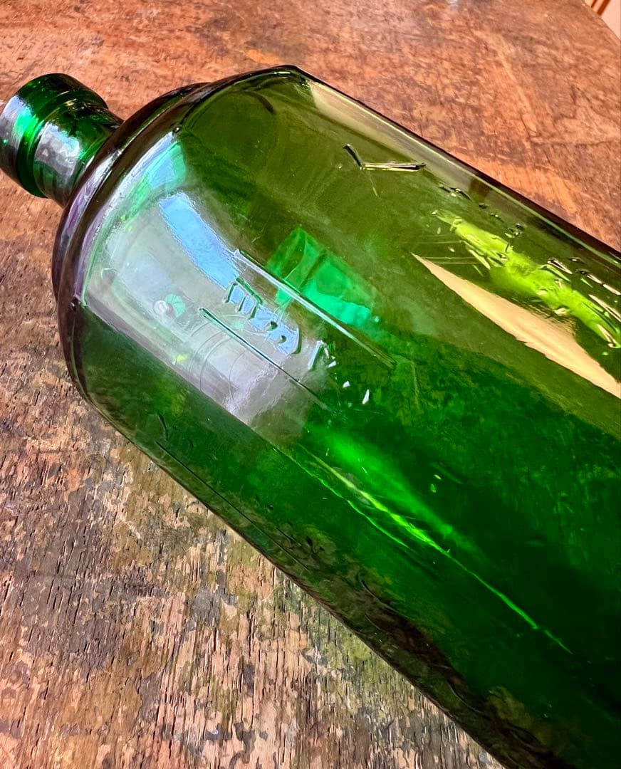 人體消毒新薬ビン　ヨシマン　リゾホルム　八角瓶　神薬　エンボス　ガラスビン