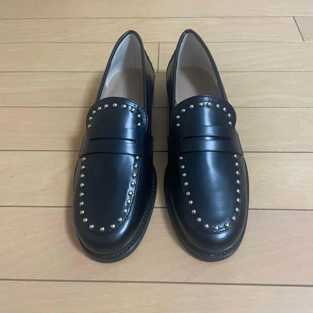 スタッズ付きブラックレザーローファー　24cm 完売モデル
