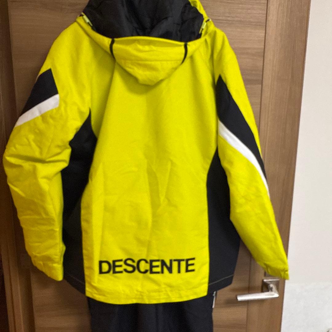 イエローと黒のスキーウェア（男性用）