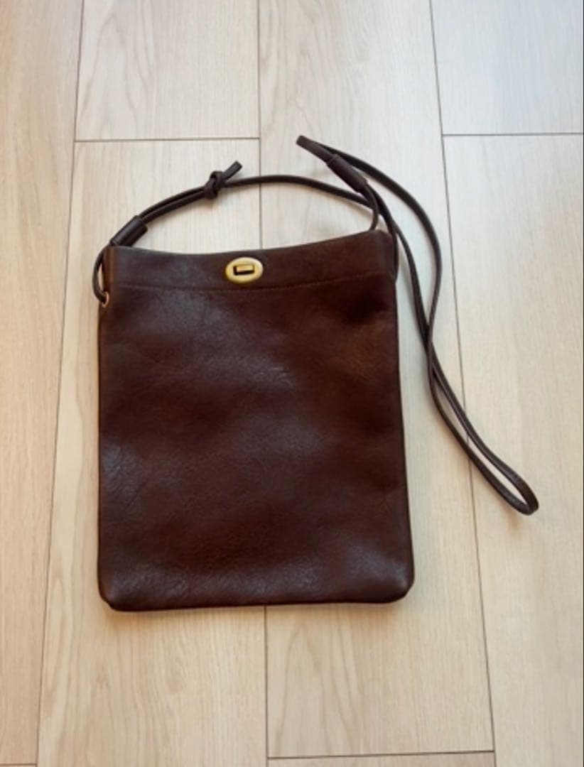 SLOW レザーショルダーバッグ
