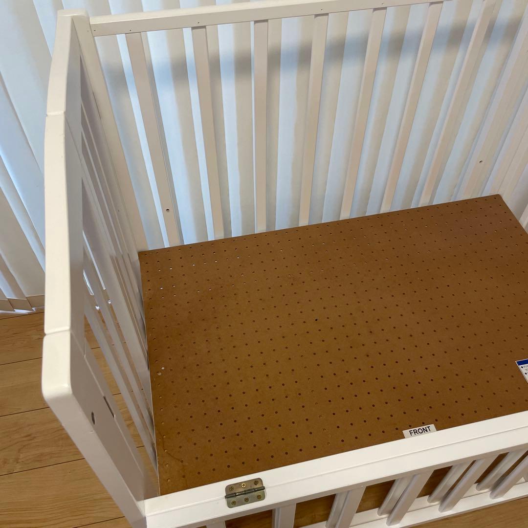 カトージ　ホワイト　ミニベビーベッド キャスター付き 60×90 品番02700