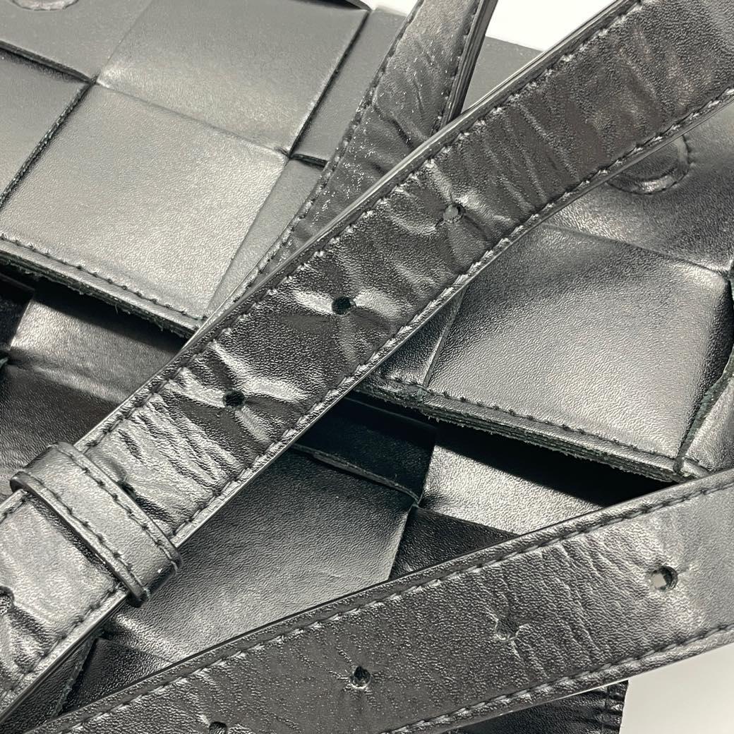 BOTTEGA VENETA イントレチャート バッグ ウエストバッグ カセット