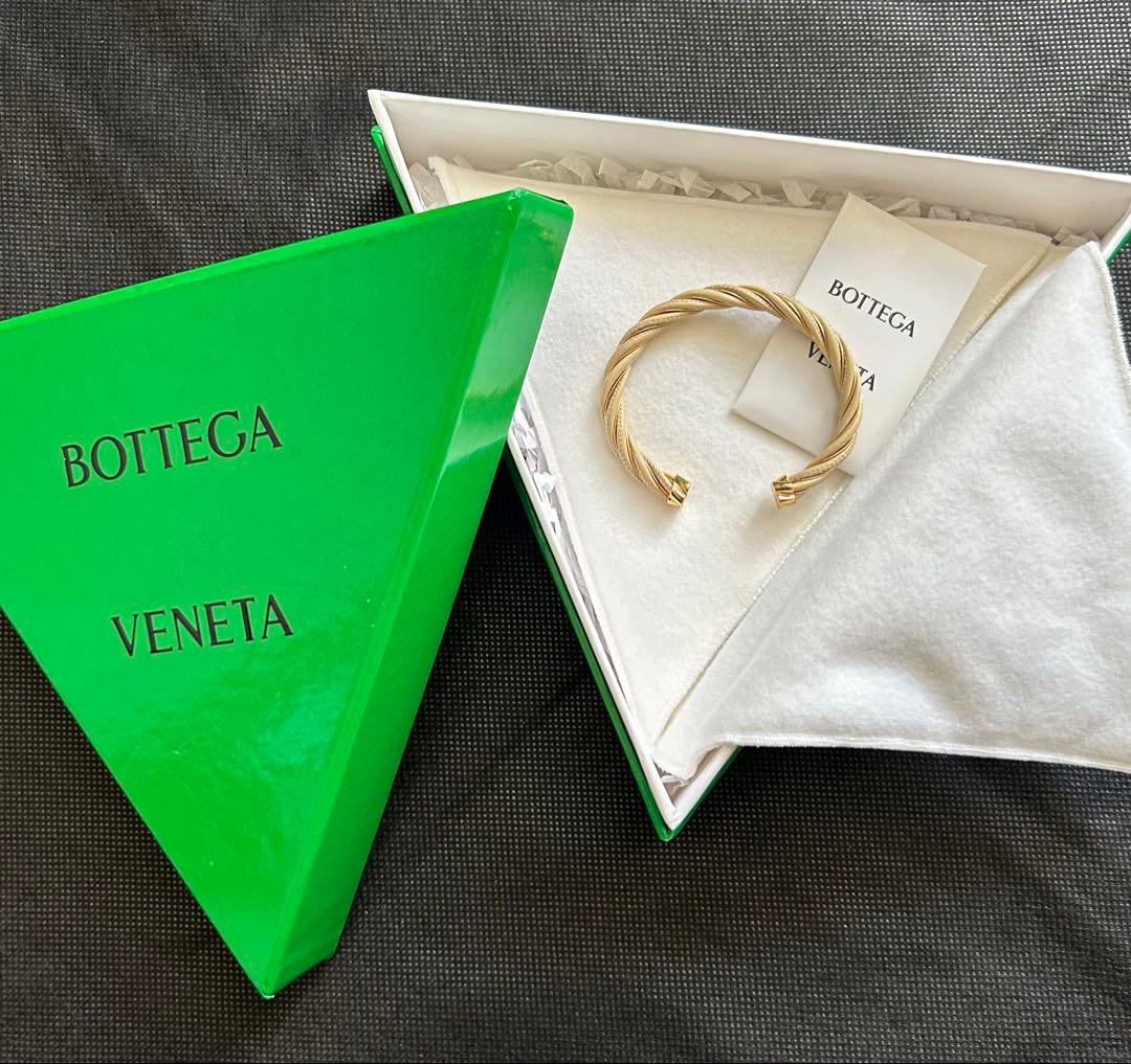 ボッテガヴェネタ AG925 レザー ツイスト バングル （ゴールドxベージュ）