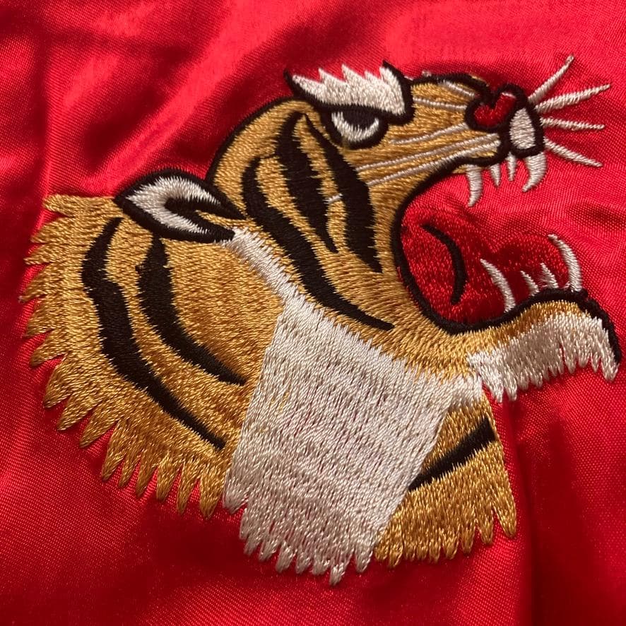 【希少】Switch　リバーシブル2WAYスカジャン 和柄刺繍 龍 虎 日本地図