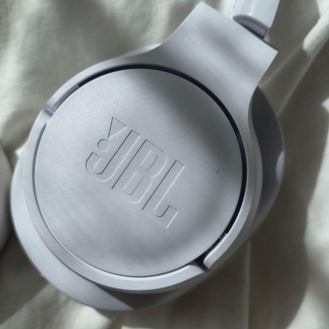 TUNE770NC 使用感少なめ。JBL人気のノイキャンモデル