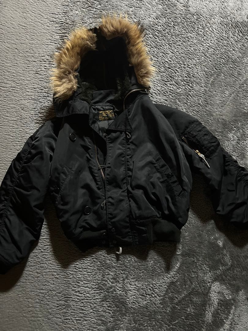 N-2Bミリタリージャケット 黒 y2k 短丈 Mサイズ