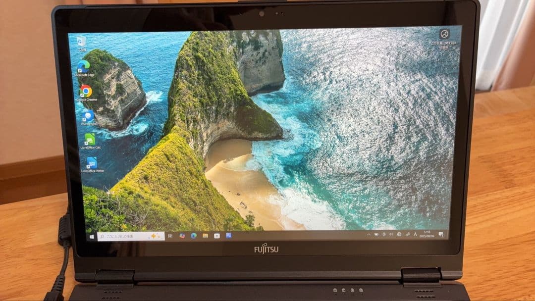 軽量薄型☆富士通 P727 Core i5 7300U 8GB / SSD128