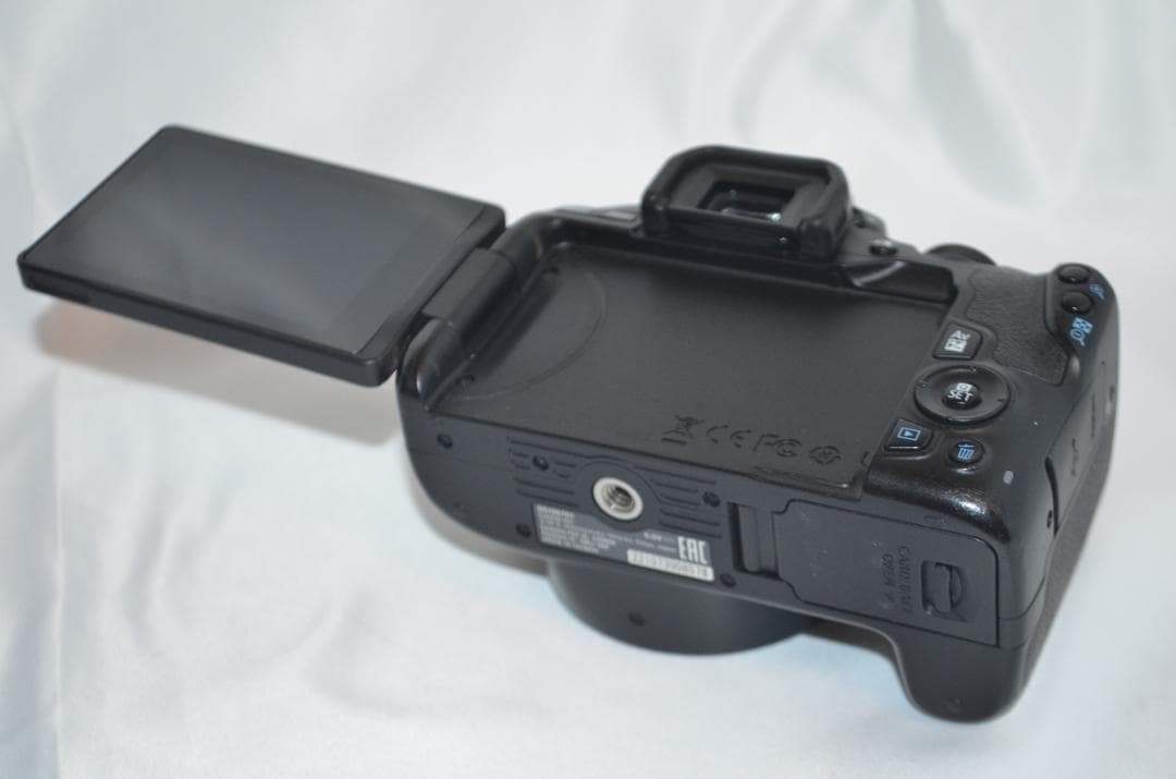 美品 【Canon EOS Kiss X10 ダブルレンズ】 Wi-Fi搭載