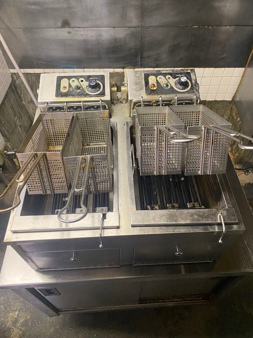 ステンレス製フライヤー 2x2バスケット