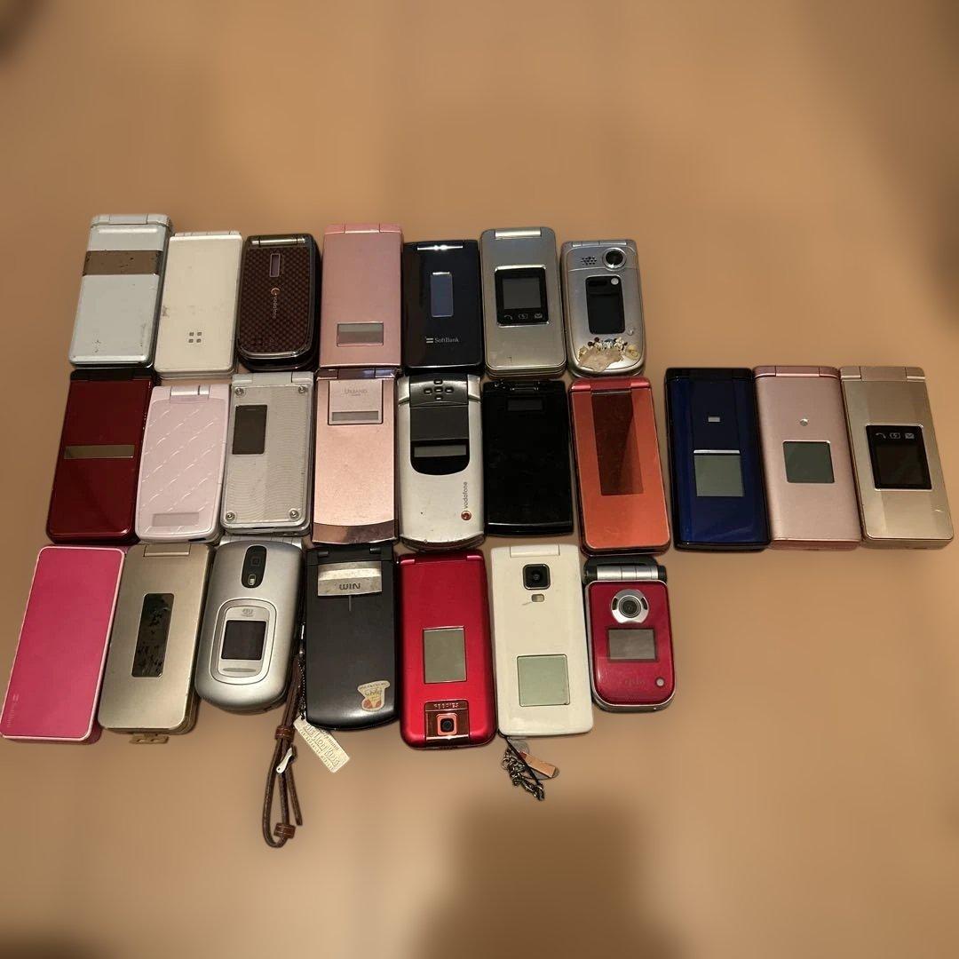 ガラケーまとめ売り　ジャンク　24台