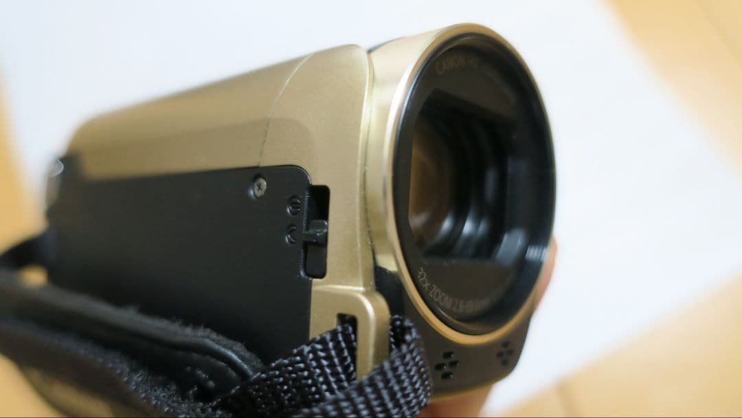 Canon IVIS HF R62 ゴールド ビデオカメラ本体