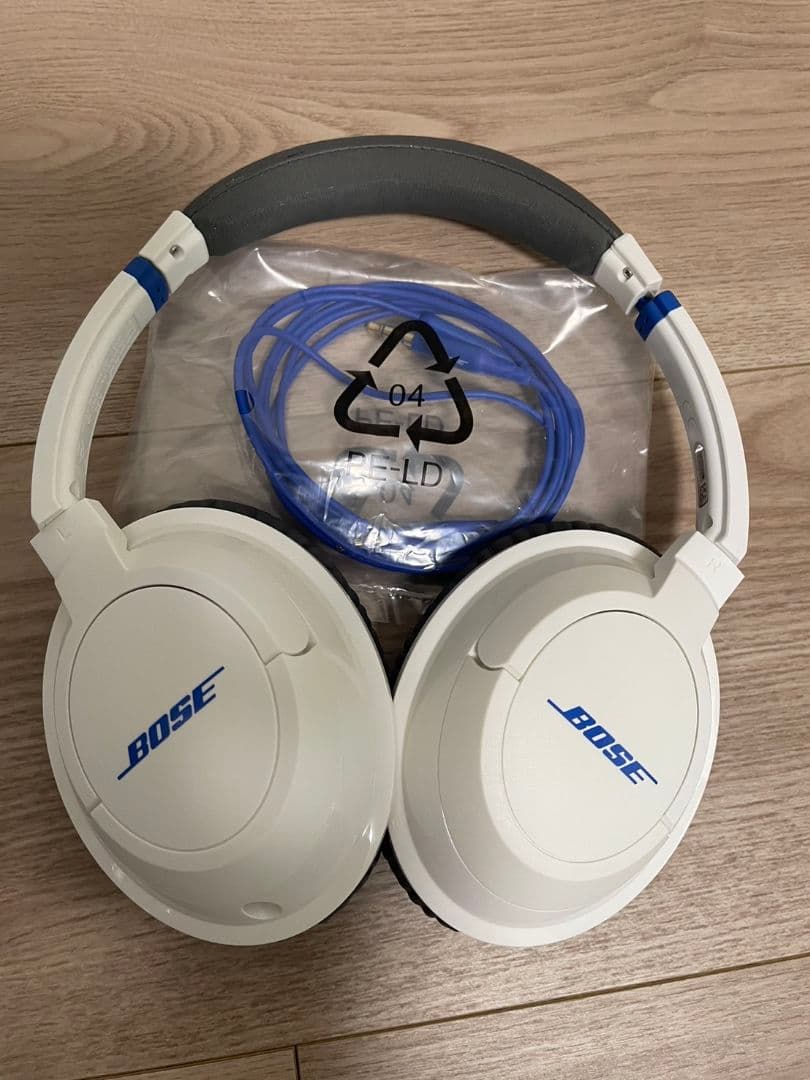 BOSE ヘッドフォン　Sound True　白 青