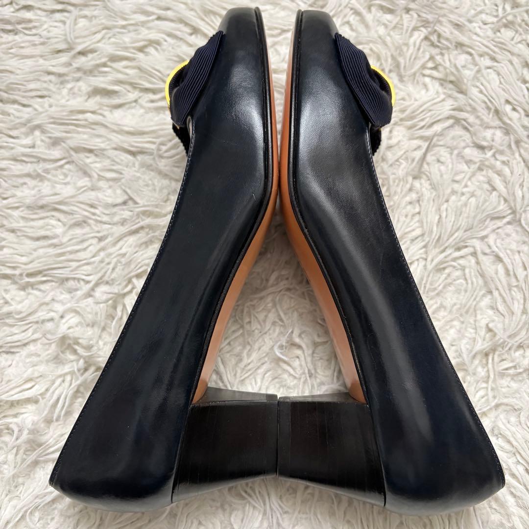 未使用級　サルヴァトーレ・フェラガモ23cm NOSTALGIA ヴァラリボン