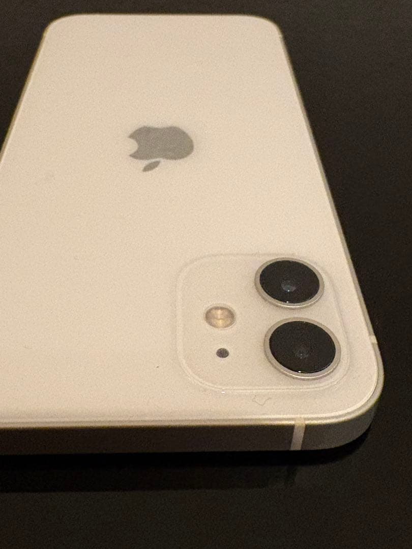【美品】Apple iPhone 12 ホワイト 本体