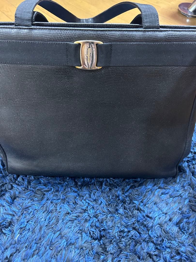 フェラガモ ブラック　バッグ