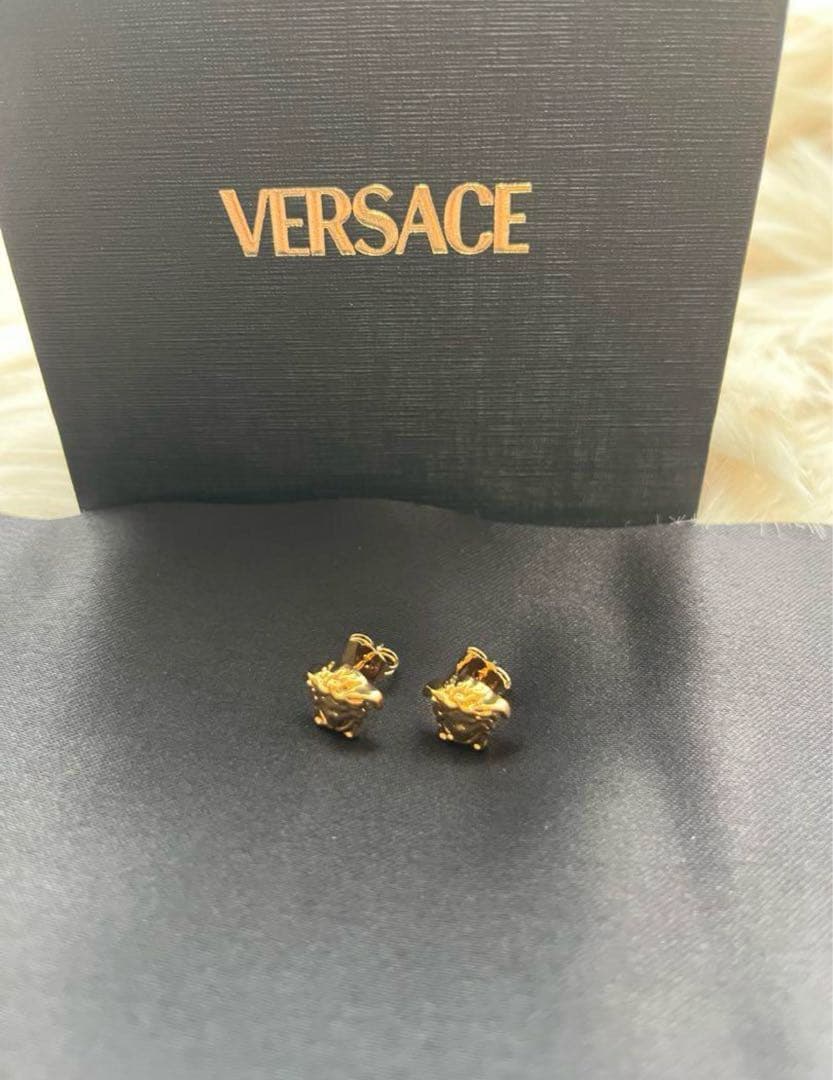 新品未使用 VERSACE ヴェルサーチ メデューサ スタッド ピアス ゴールド