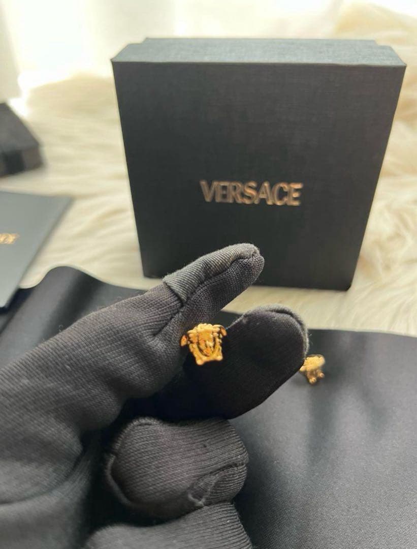 新品未使用 VERSACE ヴェルサーチ メデューサ スタッド ピアス ゴールド