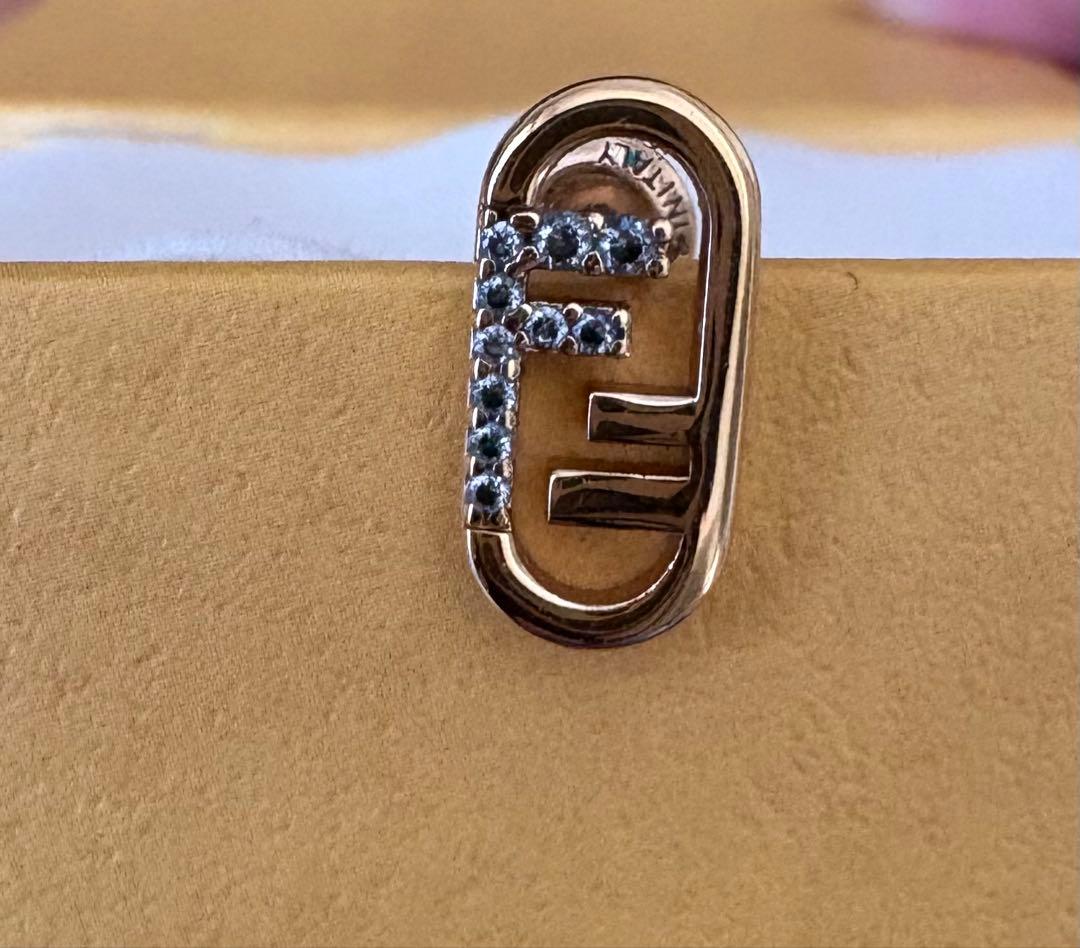 フェンディ FENDIオーロック ピアス　片耳