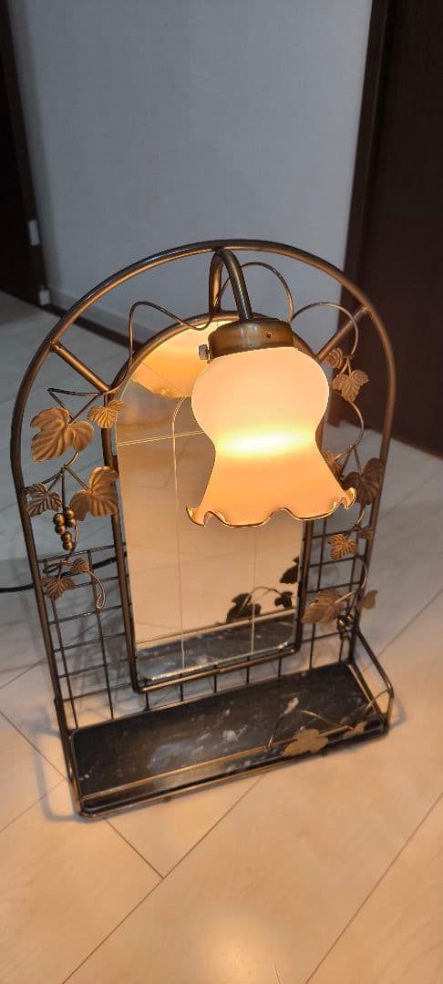 桜井製作所　アイアンドレッサー　昭和レトロ 鏡　電気付　葡萄のツル鉄製