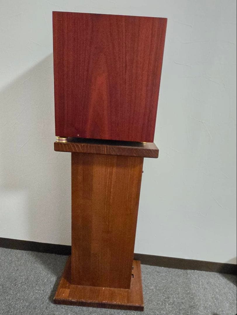 B &W CM1S2 特注スタンド•インシュレーター付き