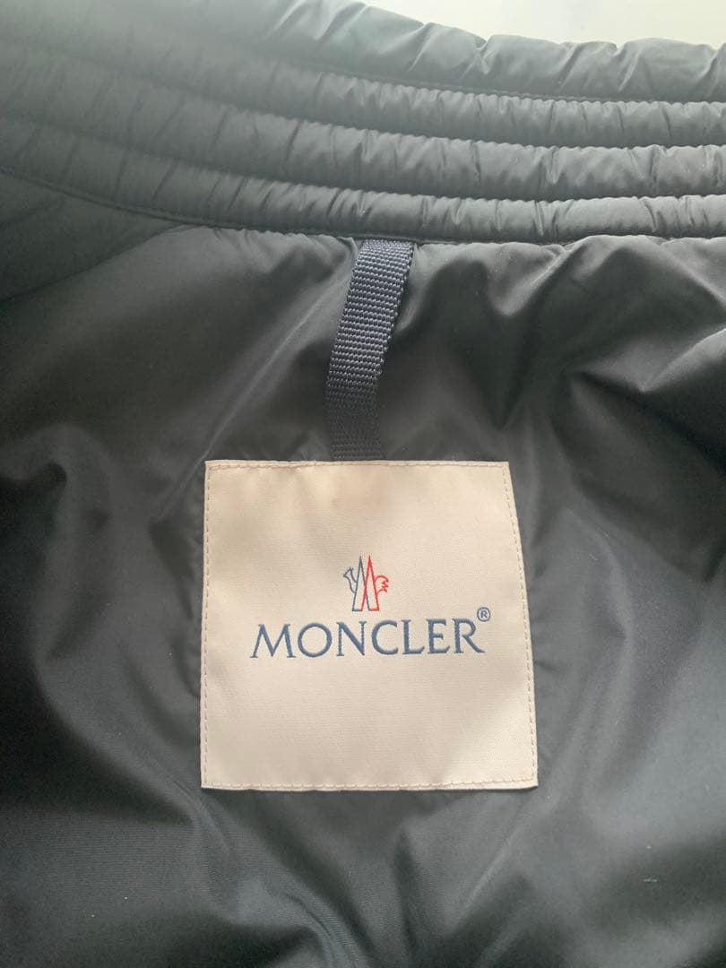 モンクレールダウンベスト　キルティング　レザーロゴパッチ　希少サイズ1（M）
