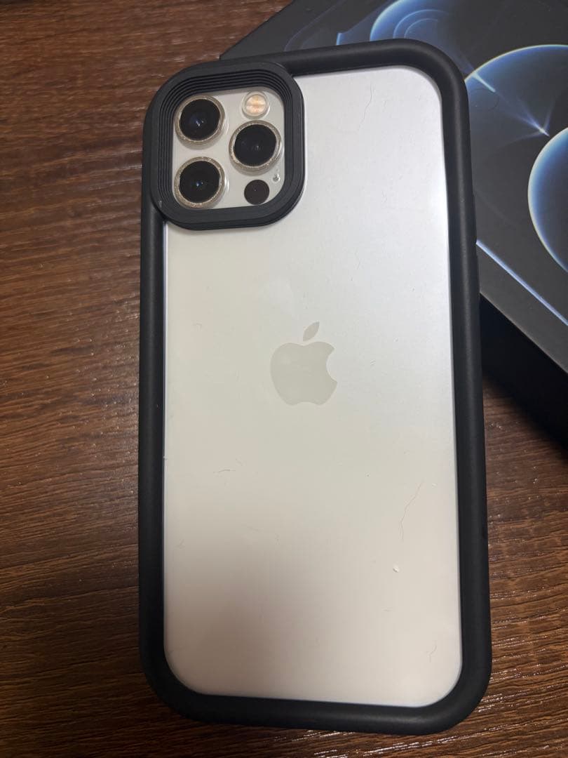 iPhone 12 proシルバー