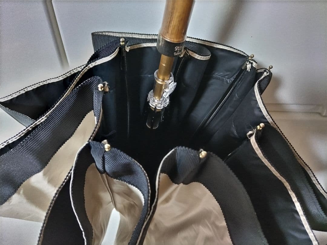 新品　アシーナニューヨーク 折りたたみ傘 晴雨兼用 ベージュ/黒