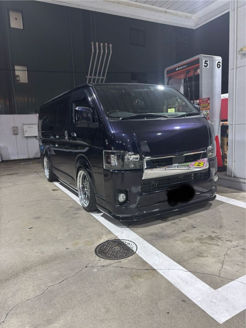 ハイエース　フリッパー一体型フロントリップスポイラー　エアロ　220塗装済み