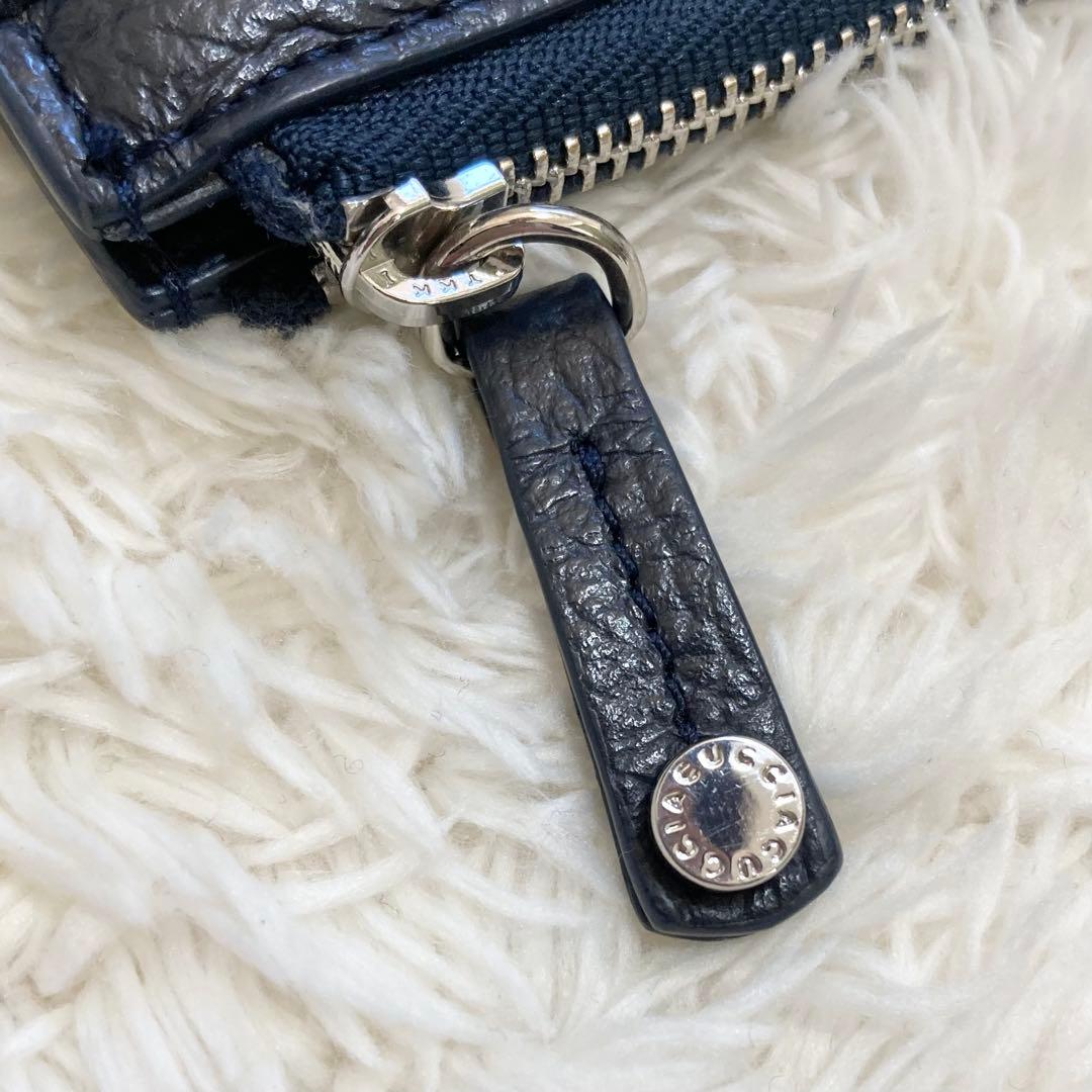 未使用級✨ 定価4.6万 イアクッチ リサッカ ウォレット L CERVO 紺