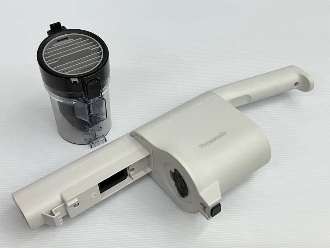 28分　ダスト 純正バッテリー付き　Panasonic 掃除機　MC-SB33J