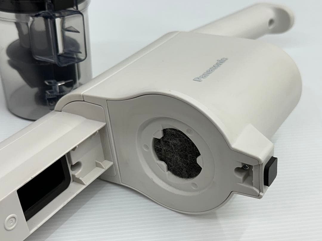 28分　ダスト 純正バッテリー付き　Panasonic 掃除機　MC-SB33J