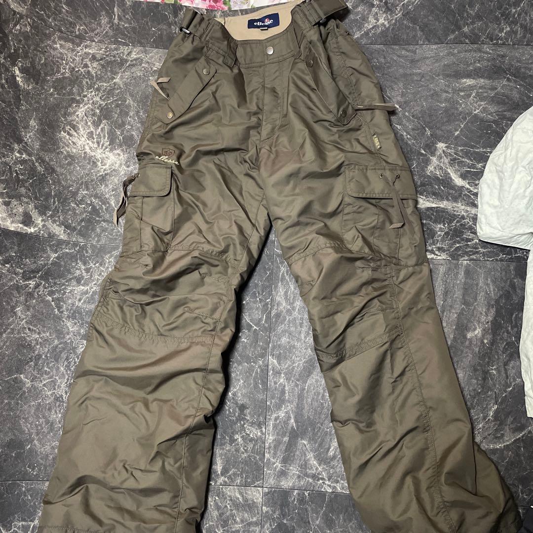 ellesseスノーボードウェア女性用 Lライトグレー　エレッセスキーウェア上下