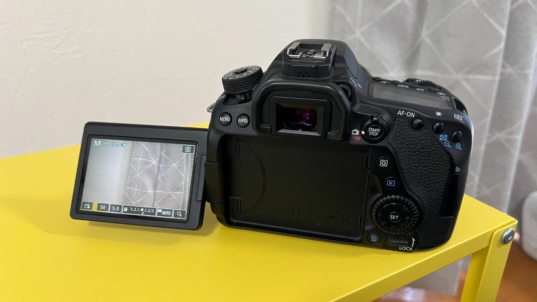 【美品】Canon EOS 80D デジタル一眼レフカメラ【値引き】