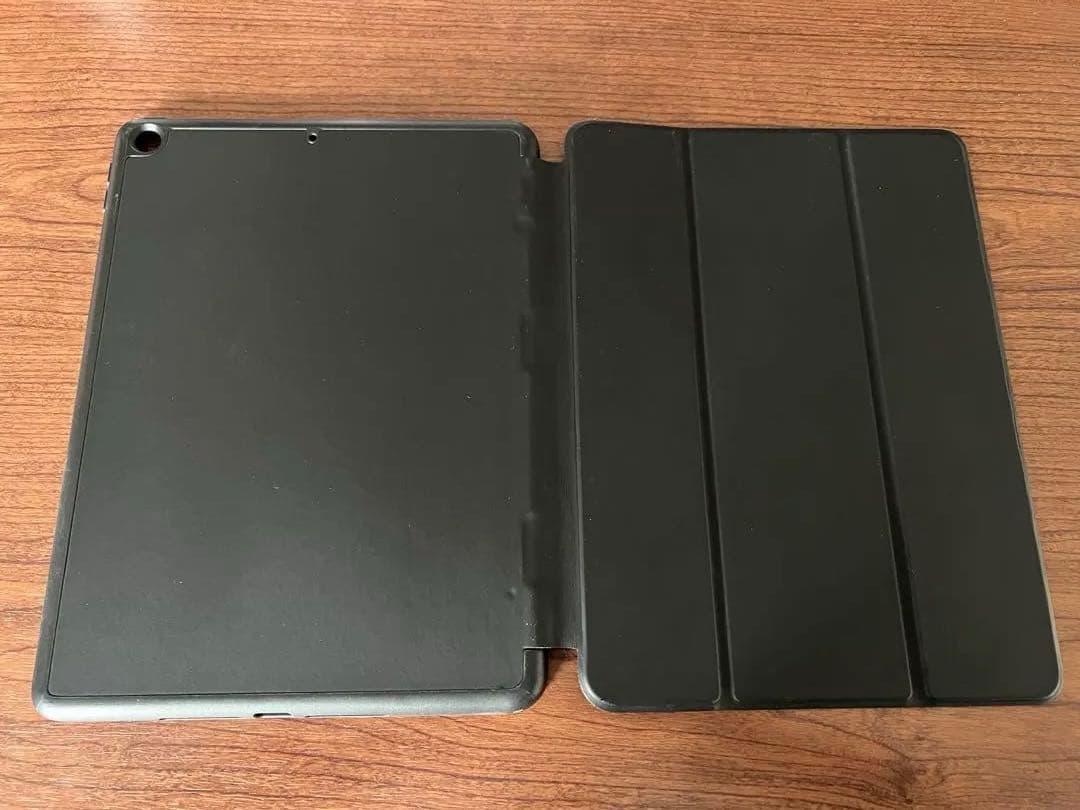 iPad第7世代 32GB Wi-Fiモデル スペースグレイ ※esrカバー付き