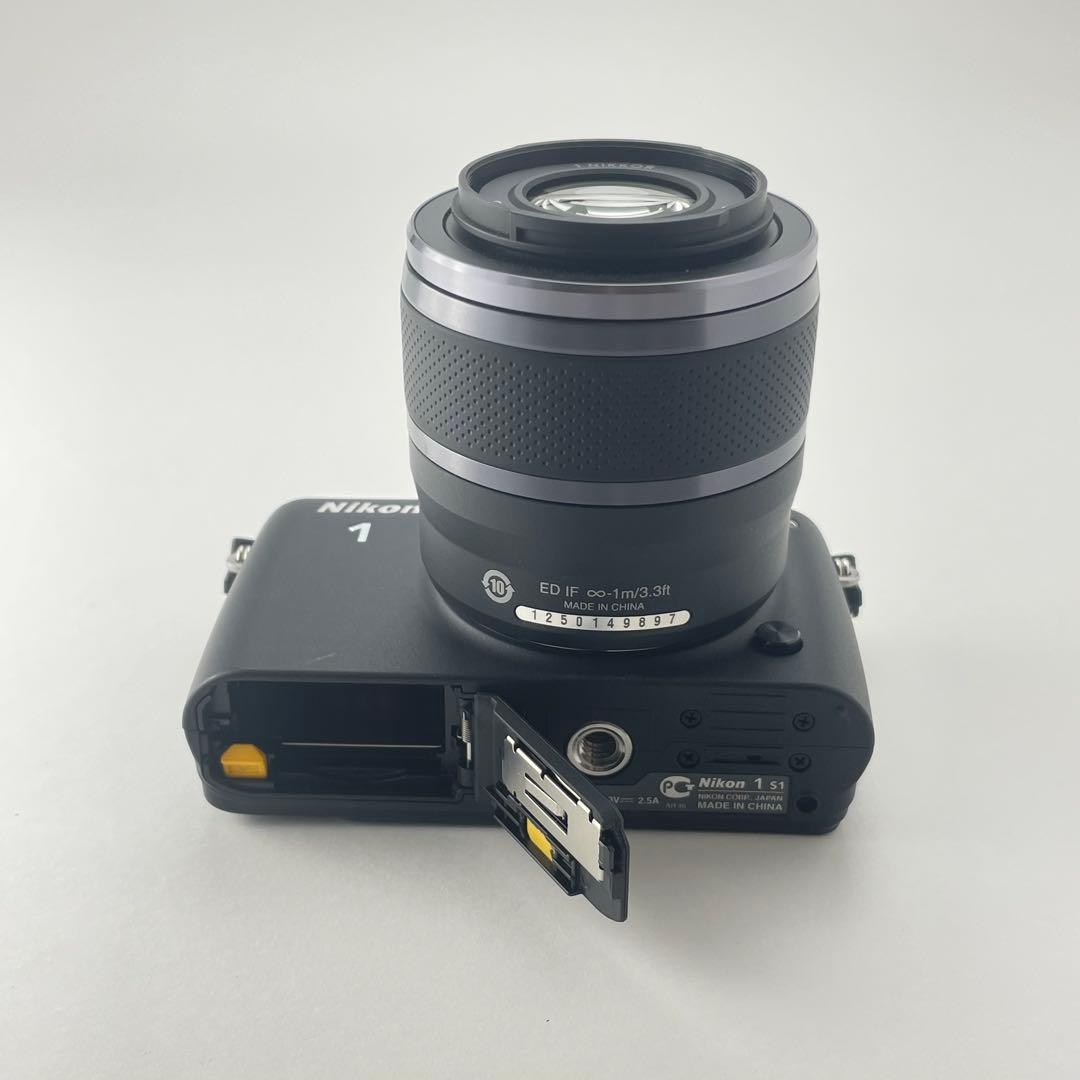 【極上美品・返品保証】Nikon1 S1ブラック 標準レンズキット