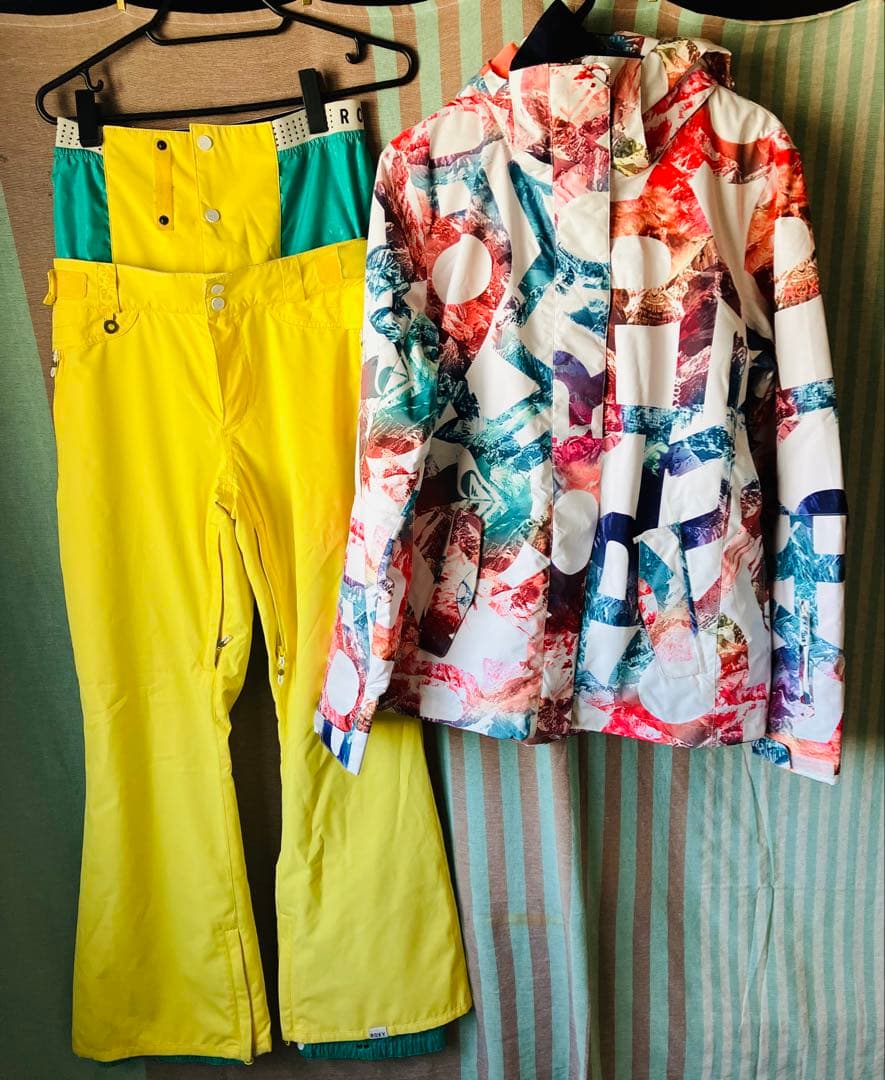値下げ中 Roxy スノーボードウェアセット（ジャケット＆パンツ）