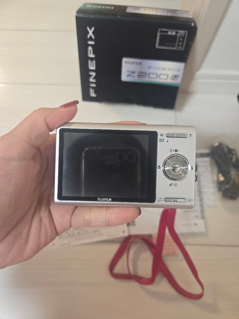 Fujifilm FinePix Z200 デジタルカメラ