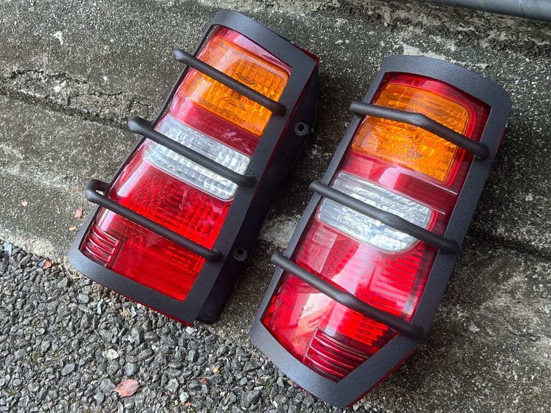 パジェロミニ　テールランプガード　左右