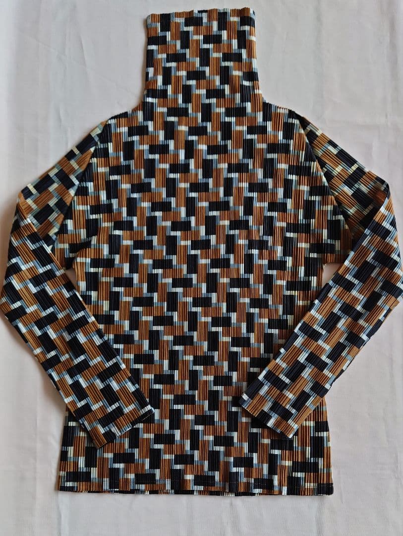 プリーツプリーズ イッセイミヤケ タートル Tシャツ ブラウス