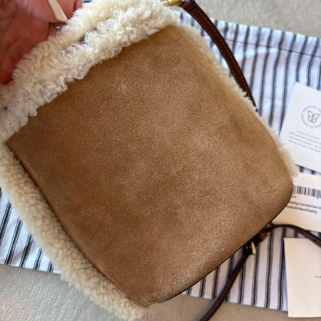 アニヤハインドマーチ　アイズ　スエード　ボア巾着バック　ショルダー