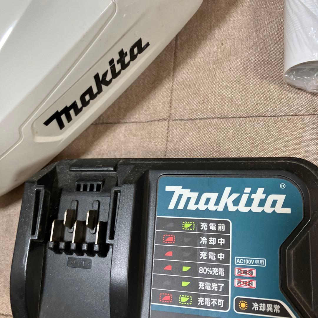 Makita マキタ　CL107FD コードレススティッククリーナー